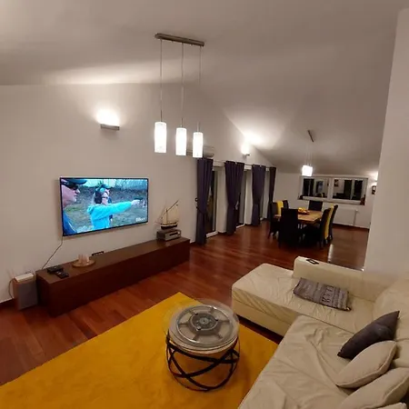 Sunny Sea Apartment *